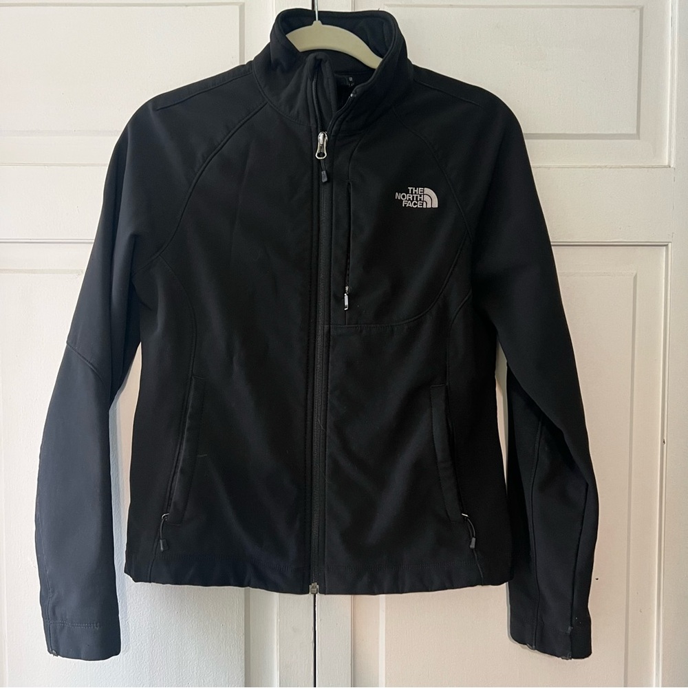 The North Face tnf apex jacket. Used but good condition. Size small.